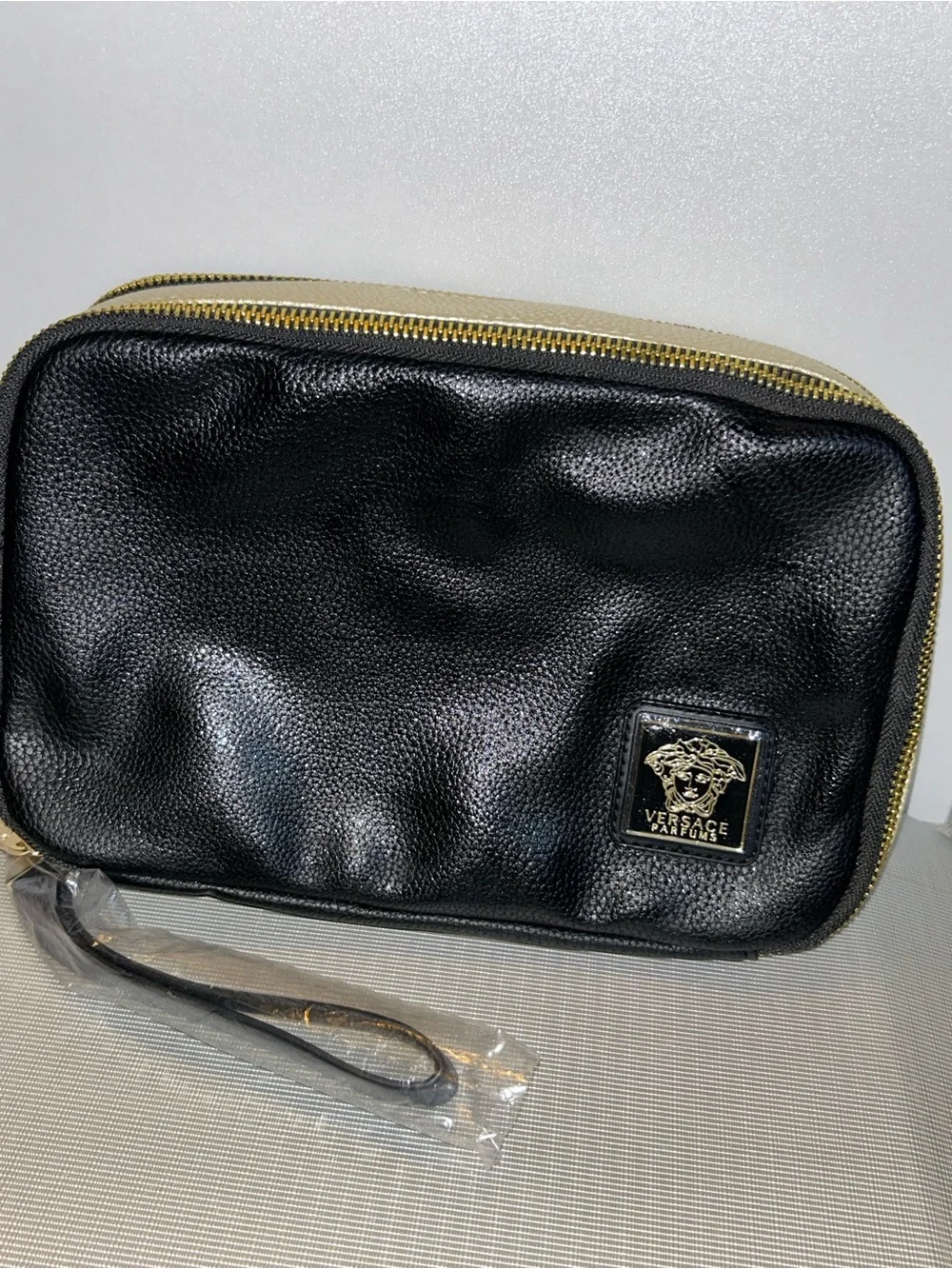 Versace Noir Parfumes bag in box